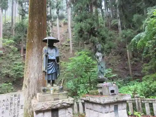 満願寺の像