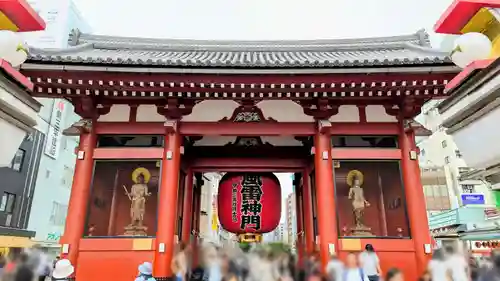 浅草寺の山門・神門