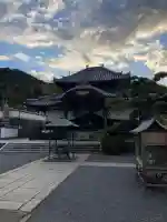 郷照寺の{uncategorized: "未分類", other: "その他", undefined: "問題あり", building: "その他建物", grave: "お墓", sacred_gate: "鳥居", guardian: "狛犬", statue: "像", buddha: "仏像", history: "歴史", nature: "自然", garden: "庭園", animal: "動物", pagoda: "塔", temizu: "手水舎", mountain_gate: "山門・神門", sanctuary: "本殿・本堂", subordinate: "末社・摂社", art: "芸術", scenery: "景色", jizo: "地蔵", ema: "絵馬", goshuin: "御朱印", omikuji: "おみくじ", items: "授与品その他", amulet: "お守り", goshuincho: "御朱印帳", eats: "食事", festival: "お祭り", votive_dance: "神楽", shichigosan: "七五三参", wedding: "結婚式", experience: "体験その他", initially: "初詣", around: "周辺", anti_infection: "感染症対策"}