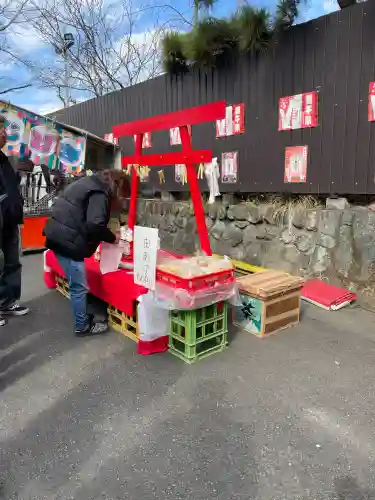白笹稲荷神社の{uncategorized: "未分類", other: "その他", undefined: "問題あり", building: "その他建物", grave: "お墓", sacred_gate: "鳥居", guardian: "狛犬", statue: "像", buddha: "仏像", history: "歴史", nature: "自然", garden: "庭園", animal: "動物", pagoda: "塔", temizu: "手水舎", mountain_gate: "山門・神門", sanctuary: "本殿・本堂", subordinate: "末社・摂社", art: "芸術", scenery: "景色", jizo: "地蔵", ema: "絵馬", goshuin: "御朱印", omikuji: "おみくじ", items: "授与品その他", amulet: "お守り", goshuincho: "御朱印帳", eats: "食事", festival: "お祭り", votive_dance: "神楽", shichigosan: "七五三参", wedding: "結婚式", experience: "体験その他", initially: "初詣", around: "周辺", anti_infection: "感染症対策"}