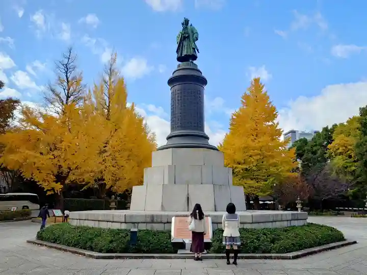 靖國神社の像