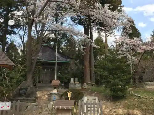 秈荷神社の末社