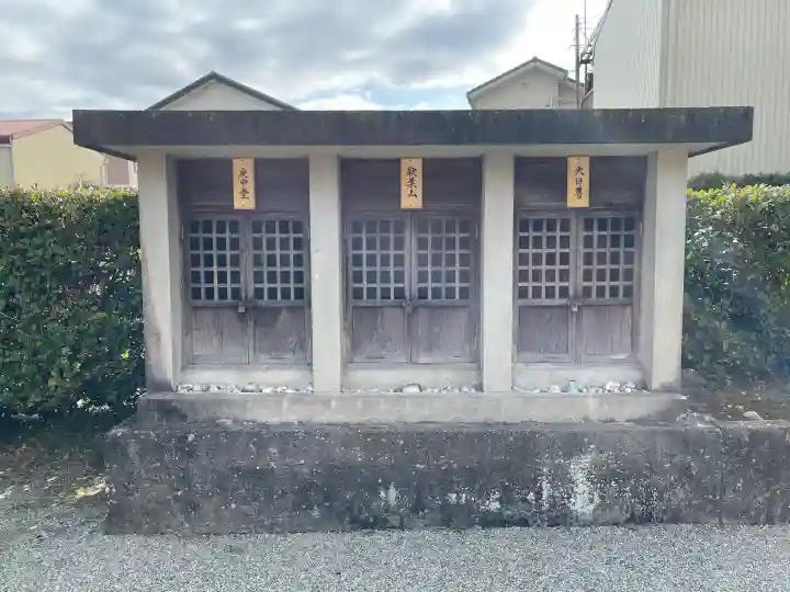 西休寺の{uncategorized: "未分類", other: "その他", undefined: "問題あり", building: "その他建物", grave: "お墓", sacred_gate: "鳥居", guardian: "狛犬", statue: "像", buddha: "仏像", history: "歴史", nature: "自然", garden: "庭園", animal: "動物", pagoda: "塔", temizu: "手水舎", mountain_gate: "山門・神門", sanctuary: "本殿・本堂", subordinate: "末社・摂社", art: "芸術", scenery: "景色", jizo: "地蔵", ema: "絵馬", goshuin: "御朱印", omikuji: "おみくじ", items: "授与品その他", amulet: "お守り", goshuincho: "御朱印帳", eats: "食事", festival: "お祭り", votive_dance: "神楽", shichigosan: "七五三参", wedding: "結婚式", experience: "体験その他", initially: "初詣", around: "周辺", anti_infection: "感染症対策"}