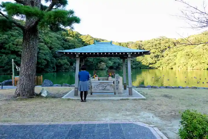 桜ヶ池池宮神社の末社・摂社
