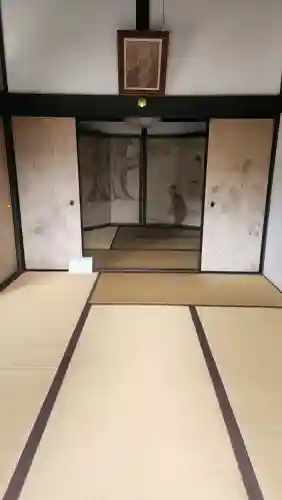 達磨寺の{uncategorized: "未分類", other: "その他", undefined: "問題あり", building: "その他建物", grave: "お墓", sacred_gate: "鳥居", guardian: "狛犬", statue: "像", buddha: "仏像", history: "歴史", nature: "自然", garden: "庭園", animal: "動物", pagoda: "塔", temizu: "手水舎", mountain_gate: "山門・神門", sanctuary: "本殿・本堂", subordinate: "末社・摂社", art: "芸術", scenery: "景色", jizo: "地蔵", ema: "絵馬", goshuin: "御朱印", omikuji: "おみくじ", items: "授与品その他", amulet: "お守り", goshuincho: "御朱印帳", eats: "食事", festival: "お祭り", votive_dance: "神楽", shichigosan: "七五三参", wedding: "結婚式", experience: "体験その他", initially: "初詣", around: "周辺", anti_infection: "感染症対策"}