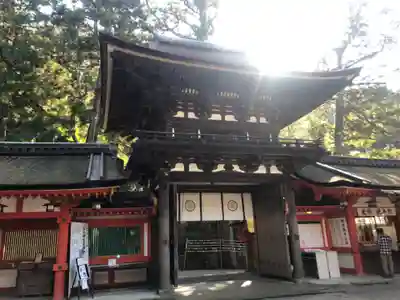 石上神宮の山門・神門