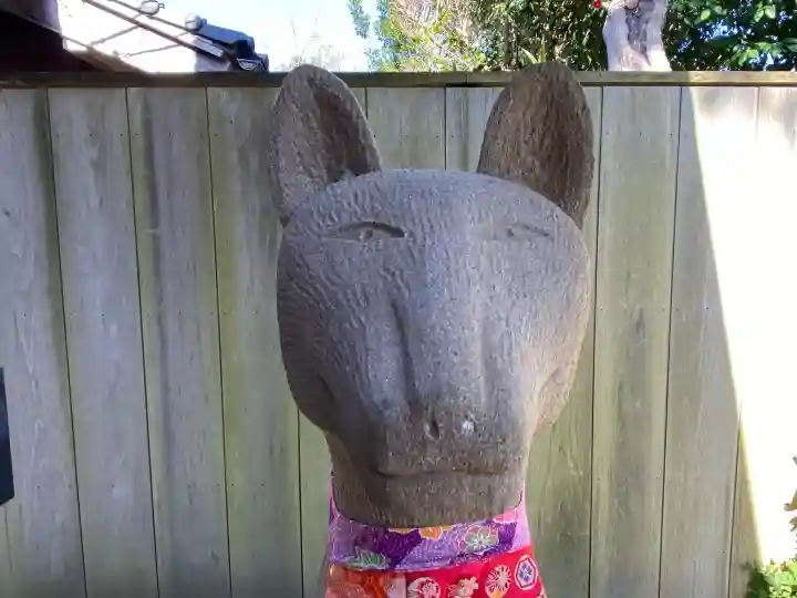 松江城山稲荷神社の{uncategorized: "未分類", other: "その他", undefined: "問題あり", building: "その他建物", grave: "お墓", sacred_gate: "鳥居", guardian: "狛犬", statue: "像", buddha: "仏像", history: "歴史", nature: "自然", garden: "庭園", animal: "動物", pagoda: "塔", temizu: "手水舎", mountain_gate: "山門・神門", sanctuary: "本殿・本堂", subordinate: "末社・摂社", art: "芸術", scenery: "景色", jizo: "地蔵", ema: "絵馬", goshuin: "御朱印", omikuji: "おみくじ", items: "授与品その他", amulet: "お守り", goshuincho: "御朱印帳", eats: "食事", festival: "お祭り", votive_dance: "神楽", shichigosan: "七五三参", wedding: "結婚式", experience: "体験その他", initially: "初詣", around: "周辺", anti_infection: "感染症対策"}