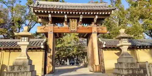 西宮神社の山門