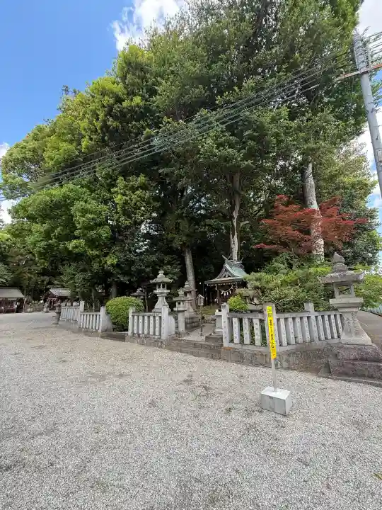 鴨都波神社の{uncategorized: "未分類", other: "その他", undefined: "問題あり", building: "その他建物", grave: "お墓", sacred_gate: "鳥居", guardian: "狛犬", statue: "像", buddha: "仏像", history: "歴史", nature: "自然", garden: "庭園", animal: "動物", pagoda: "塔", temizu: "手水舎", mountain_gate: "山門・神門", sanctuary: "本殿・本堂", subordinate: "末社・摂社", art: "芸術", scenery: "景色", jizo: "地蔵", ema: "絵馬", goshuin: "御朱印", omikuji: "おみくじ", items: "授与品その他", amulet: "お守り", goshuincho: "御朱印帳", eats: "食事", festival: "お祭り", votive_dance: "神楽", shichigosan: "七五三参", wedding: "結婚式", experience: "体験その他", initially: "初詣", around: "周辺", anti_infection: "感染症対策"}