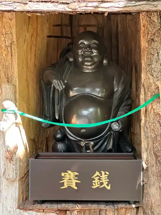 久國神社の像