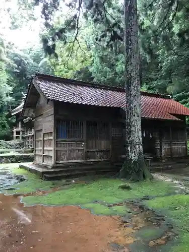 多鳩神社の本殿