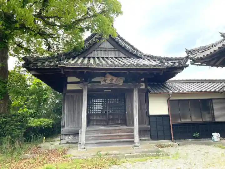 陽光寺の{uncategorized: "未分類", other: "その他", undefined: "問題あり", building: "その他建物", grave: "お墓", sacred_gate: "鳥居", guardian: "狛犬", statue: "像", buddha: "仏像", history: "歴史", nature: "自然", garden: "庭園", animal: "動物", pagoda: "塔", temizu: "手水舎", mountain_gate: "山門・神門", sanctuary: "本殿・本堂", subordinate: "末社・摂社", art: "芸術", scenery: "景色", jizo: "地蔵", ema: "絵馬", goshuin: "御朱印", omikuji: "おみくじ", items: "授与品その他", amulet: "お守り", goshuincho: "御朱印帳", eats: "食事", festival: "お祭り", votive_dance: "神楽", shichigosan: "七五三参", wedding: "結婚式", experience: "体験その他", initially: "初詣", around: "周辺", anti_infection: "感染症対策"}