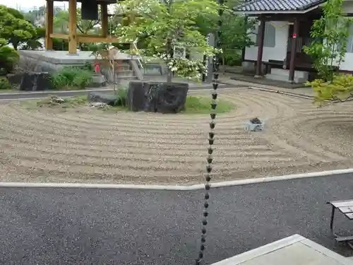 天性寺の庭園