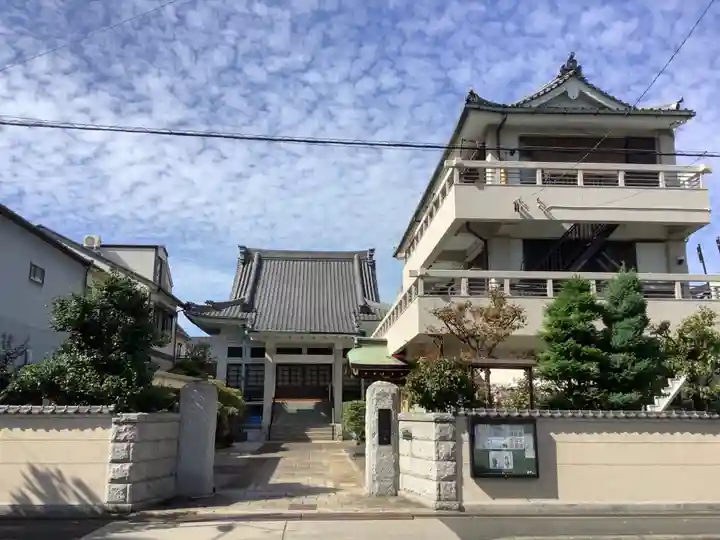 信興寺の本殿・本堂