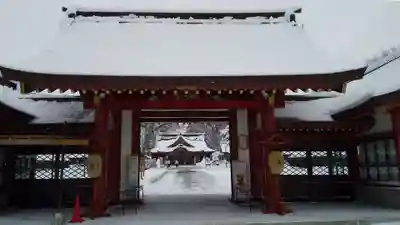 北海道護國神社の山門・神門