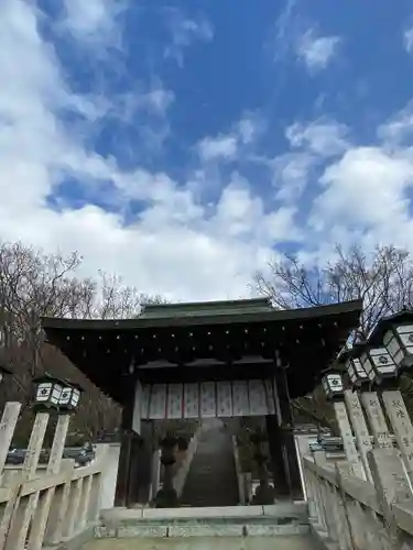 西の瀧龍水寺の山門