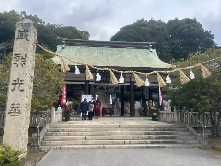 備後護國神社の{uncategorized: "未分類", other: "その他", undefined: "問題あり", building: "その他建物", grave: "お墓", sacred_gate: "鳥居", guardian: "狛犬", statue: "像", buddha: "仏像", history: "歴史", nature: "自然", garden: "庭園", animal: "動物", pagoda: "塔", temizu: "手水舎", mountain_gate: "山門・神門", sanctuary: "本殿・本堂", subordinate: "末社・摂社", art: "芸術", scenery: "景色", jizo: "地蔵", ema: "絵馬", goshuin: "御朱印", omikuji: "おみくじ", items: "授与品その他", amulet: "お守り", goshuincho: "御朱印帳", eats: "食事", festival: "お祭り", votive_dance: "神楽", shichigosan: "七五三参", wedding: "結婚式", experience: "体験その他", initially: "初詣", around: "周辺", anti_infection: "感染症対策"}