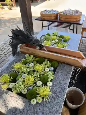 川越八幡宮の{uncategorized: "未分類", other: "その他", undefined: "問題あり", building: "その他建物", grave: "お墓", sacred_gate: "鳥居", guardian: "狛犬", statue: "像", buddha: "仏像", history: "歴史", nature: "自然", garden: "庭園", animal: "動物", pagoda: "塔", temizu: "手水舎", mountain_gate: "山門・神門", sanctuary: "本殿・本堂", subordinate: "末社・摂社", art: "芸術", scenery: "景色", jizo: "地蔵", ema: "絵馬", goshuin: "御朱印", omikuji: "おみくじ", items: "授与品その他", amulet: "お守り", goshuincho: "御朱印帳", eats: "食事", festival: "お祭り", votive_dance: "神楽", shichigosan: "七五三参", wedding: "結婚式", experience: "体験その他", initially: "初詣", around: "周辺", anti_infection: "感染症対策"}