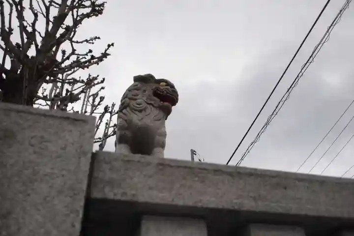 甲斐奈神社の狛犬