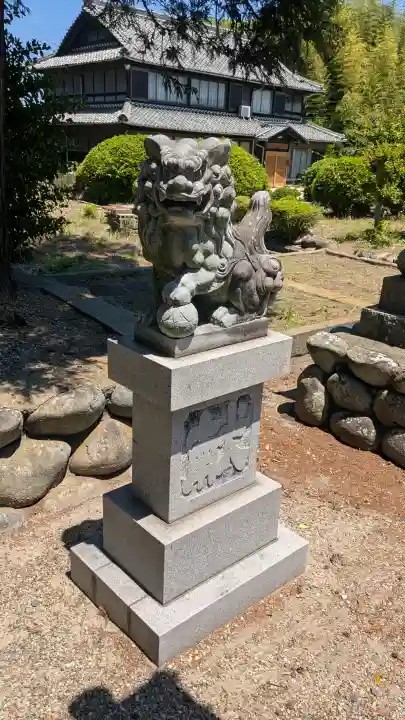 神明神社の{uncategorized: "未分類", other: "その他", undefined: "問題あり", building: "その他建物", grave: "お墓", sacred_gate: "鳥居", guardian: "狛犬", statue: "像", buddha: "仏像", history: "歴史", nature: "自然", garden: "庭園", animal: "動物", pagoda: "塔", temizu: "手水舎", mountain_gate: "山門・神門", sanctuary: "本殿・本堂", subordinate: "末社・摂社", art: "芸術", scenery: "景色", jizo: "地蔵", ema: "絵馬", goshuin: "御朱印", omikuji: "おみくじ", items: "授与品その他", amulet: "お守り", goshuincho: "御朱印帳", eats: "食事", festival: "お祭り", votive_dance: "神楽", shichigosan: "七五三参", wedding: "結婚式", experience: "体験その他", initially: "初詣", around: "周辺", anti_infection: "感染症対策"}
