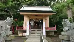 白山神社の本殿