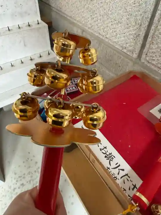 高屋敷稲荷神社の{uncategorized: "未分類", other: "その他", undefined: "問題あり", building: "その他建物", grave: "お墓", sacred_gate: "鳥居", guardian: "狛犬", statue: "像", buddha: "仏像", history: "歴史", nature: "自然", garden: "庭園", animal: "動物", pagoda: "塔", temizu: "手水舎", mountain_gate: "山門・神門", sanctuary: "本殿・本堂", subordinate: "末社・摂社", art: "芸術", scenery: "景色", jizo: "地蔵", ema: "絵馬", goshuin: "御朱印", omikuji: "おみくじ", items: "授与品その他", amulet: "お守り", goshuincho: "御朱印帳", eats: "食事", festival: "お祭り", votive_dance: "神楽", shichigosan: "七五三参", wedding: "結婚式", experience: "体験その他", initially: "初詣", around: "周辺", anti_infection: "感染症対策"}