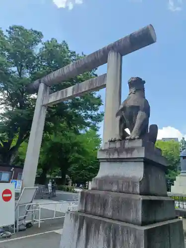 靖國神社の{uncategorized: "未分類", other: "その他", undefined: "問題あり", building: "その他建物", grave: "お墓", sacred_gate: "鳥居", guardian: "狛犬", statue: "像", buddha: "仏像", history: "歴史", nature: "自然", garden: "庭園", animal: "動物", pagoda: "塔", temizu: "手水舎", mountain_gate: "山門・神門", sanctuary: "本殿・本堂", subordinate: "末社・摂社", art: "芸術", scenery: "景色", jizo: "地蔵", ema: "絵馬", goshuin: "御朱印", omikuji: "おみくじ", items: "授与品その他", amulet: "お守り", goshuincho: "御朱印帳", eats: "食事", festival: "お祭り", votive_dance: "神楽", shichigosan: "七五三参", wedding: "結婚式", experience: "体験その他", initially: "初詣", around: "周辺", anti_infection: "感染症対策"}
