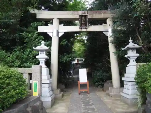 東新町氷川神社の鳥居