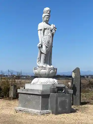 宝幢寺大日堂の仏像