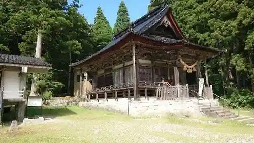 二上射水神社の本殿