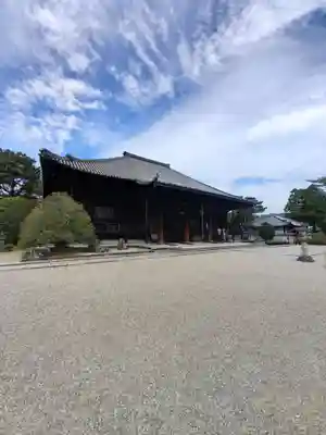 西大寺の本殿・本堂