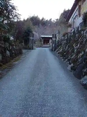 高水山 常福院 龍学寺 の山門・神門