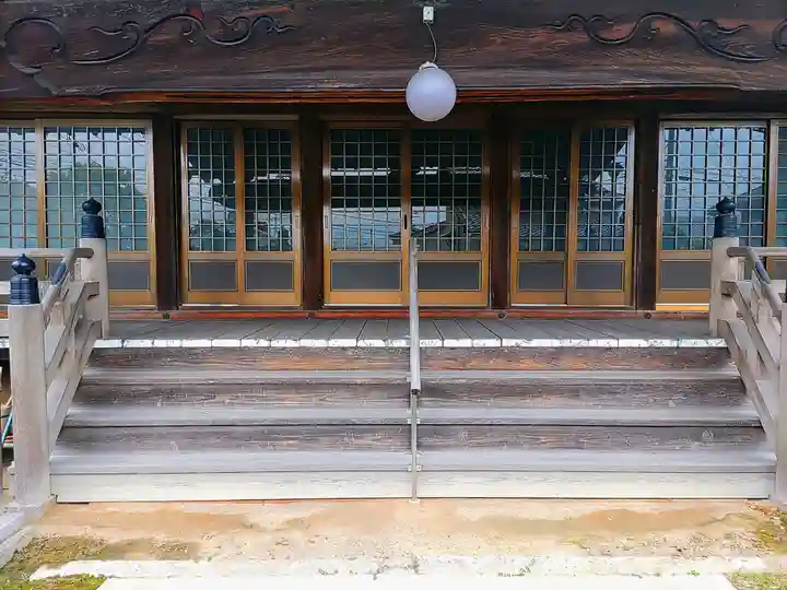 西光寺の本殿・本堂