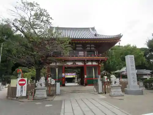 瀧泉寺（目黒不動尊）の山門