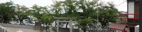 あやめ池神社の景色