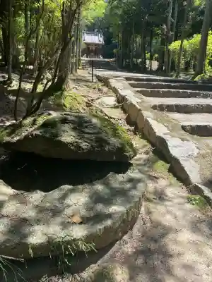 向日神社の{uncategorized: "未分類", other: "その他", undefined: "問題あり", building: "その他建物", grave: "お墓", sacred_gate: "鳥居", guardian: "狛犬", statue: "像", buddha: "仏像", history: "歴史", nature: "自然", garden: "庭園", animal: "動物", pagoda: "塔", temizu: "手水舎", mountain_gate: "山門・神門", sanctuary: "本殿・本堂", subordinate: "末社・摂社", art: "芸術", scenery: "景色", jizo: "地蔵", ema: "絵馬", goshuin: "御朱印", omikuji: "おみくじ", items: "授与品その他", amulet: "お守り", goshuincho: "御朱印帳", eats: "食事", festival: "お祭り", votive_dance: "神楽", shichigosan: "七五三参", wedding: "結婚式", experience: "体験その他", initially: "初詣", around: "周辺", anti_infection: "感染症対策"}