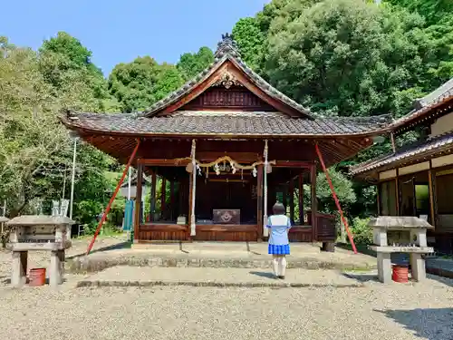 曽野稲荷神社の本殿