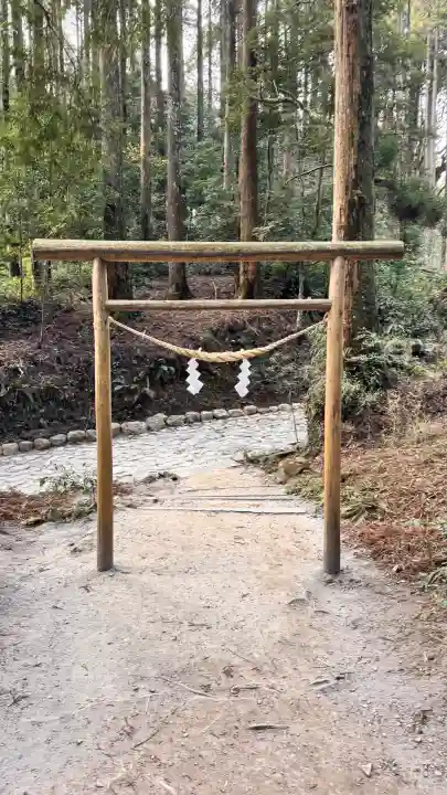 霧島神宮の{uncategorized: "未分類", other: "その他", undefined: "問題あり", building: "その他建物", grave: "お墓", sacred_gate: "鳥居", guardian: "狛犬", statue: "像", buddha: "仏像", history: "歴史", nature: "自然", garden: "庭園", animal: "動物", pagoda: "塔", temizu: "手水舎", mountain_gate: "山門・神門", sanctuary: "本殿・本堂", subordinate: "末社・摂社", art: "芸術", scenery: "景色", jizo: "地蔵", ema: "絵馬", goshuin: "御朱印", omikuji: "おみくじ", items: "授与品その他", amulet: "お守り", goshuincho: "御朱印帳", eats: "食事", festival: "お祭り", votive_dance: "神楽", shichigosan: "七五三参", wedding: "結婚式", experience: "体験その他", initially: "初詣", around: "周辺", anti_infection: "感染症対策"}