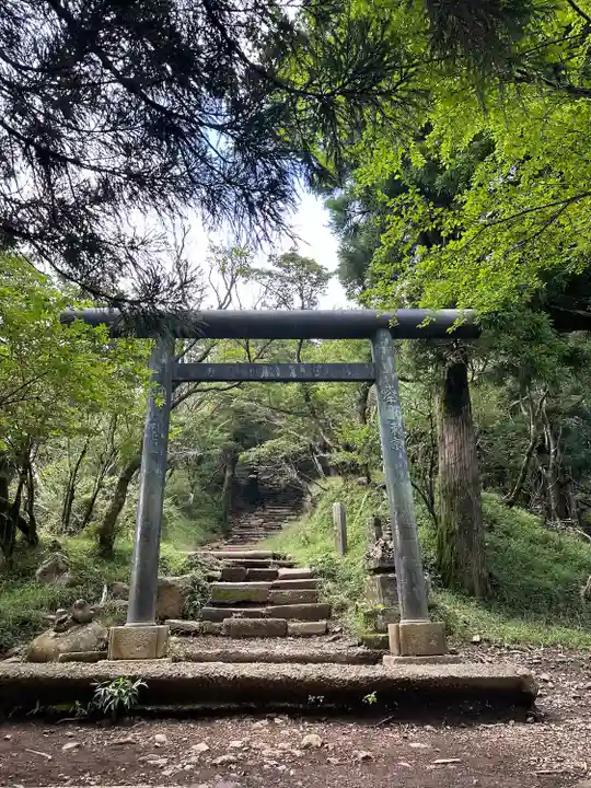 大山阿夫利神社本社の鳥居