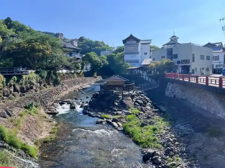 修禅寺の{uncategorized: "未分類", other: "その他", undefined: "問題あり", building: "その他建物", grave: "お墓", sacred_gate: "鳥居", guardian: "狛犬", statue: "像", buddha: "仏像", history: "歴史", nature: "自然", garden: "庭園", animal: "動物", pagoda: "塔", temizu: "手水舎", mountain_gate: "山門・神門", sanctuary: "本殿・本堂", subordinate: "末社・摂社", art: "芸術", scenery: "景色", jizo: "地蔵", ema: "絵馬", goshuin: "御朱印", omikuji: "おみくじ", items: "授与品その他", amulet: "お守り", goshuincho: "御朱印帳", eats: "食事", festival: "お祭り", votive_dance: "神楽", shichigosan: "七五三参", wedding: "結婚式", experience: "体験その他", initially: "初詣", around: "周辺", anti_infection: "感染症対策"}