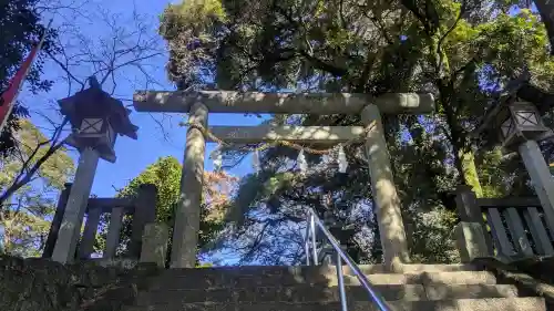 唐澤山神社の{uncategorized: "未分類", other: "その他", undefined: "問題あり", building: "その他建物", grave: "お墓", sacred_gate: "鳥居", guardian: "狛犬", statue: "像", buddha: "仏像", history: "歴史", nature: "自然", garden: "庭園", animal: "動物", pagoda: "塔", temizu: "手水舎", mountain_gate: "山門・神門", sanctuary: "本殿・本堂", subordinate: "末社・摂社", art: "芸術", scenery: "景色", jizo: "地蔵", ema: "絵馬", goshuin: "御朱印", omikuji: "おみくじ", items: "授与品その他", amulet: "お守り", goshuincho: "御朱印帳", eats: "食事", festival: "お祭り", votive_dance: "神楽", shichigosan: "七五三参", wedding: "結婚式", experience: "体験その他", initially: "初詣", around: "周辺", anti_infection: "感染症対策"}