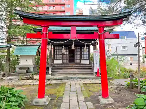 善知鳥神社の末社