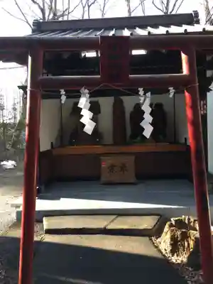 新屋山神社の末社・摂社