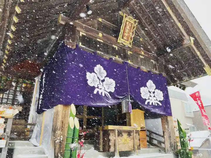 札幌諏訪神社の本殿・本堂