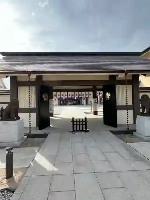 千葉縣護國神社の{uncategorized: "未分類", other: "その他", undefined: "問題あり", building: "その他建物", grave: "お墓", sacred_gate: "鳥居", guardian: "狛犬", statue: "像", buddha: "仏像", history: "歴史", nature: "自然", garden: "庭園", animal: "動物", pagoda: "塔", temizu: "手水舎", mountain_gate: "山門・神門", sanctuary: "本殿・本堂", subordinate: "末社・摂社", art: "芸術", scenery: "景色", jizo: "地蔵", ema: "絵馬", goshuin: "御朱印", omikuji: "おみくじ", items: "授与品その他", amulet: "お守り", goshuincho: "御朱印帳", eats: "食事", festival: "お祭り", votive_dance: "神楽", shichigosan: "七五三参", wedding: "結婚式", experience: "体験その他", initially: "初詣", around: "周辺", anti_infection: "感染症対策"}