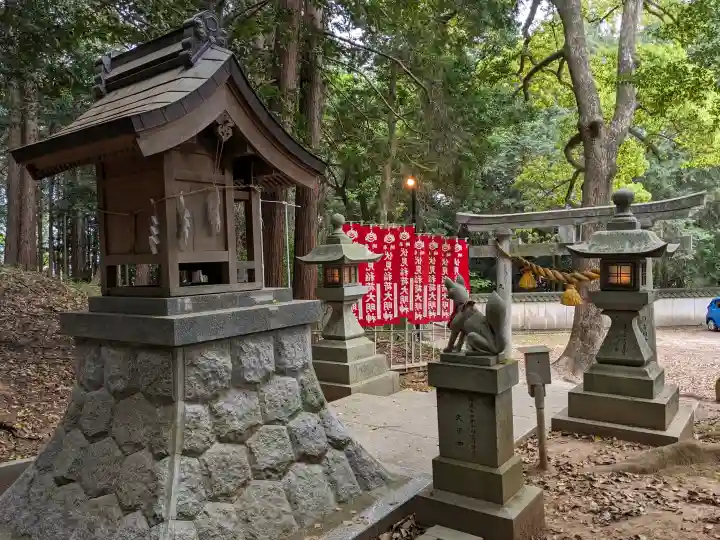 熊野神社の{uncategorized: "未分類", other: "その他", undefined: "問題あり", building: "その他建物", grave: "お墓", sacred_gate: "鳥居", guardian: "狛犬", statue: "像", buddha: "仏像", history: "歴史", nature: "自然", garden: "庭園", animal: "動物", pagoda: "塔", temizu: "手水舎", mountain_gate: "山門・神門", sanctuary: "本殿・本堂", subordinate: "末社・摂社", art: "芸術", scenery: "景色", jizo: "地蔵", ema: "絵馬", goshuin: "御朱印", omikuji: "おみくじ", items: "授与品その他", amulet: "お守り", goshuincho: "御朱印帳", eats: "食事", festival: "お祭り", votive_dance: "神楽", shichigosan: "七五三参", wedding: "結婚式", experience: "体験その他", initially: "初詣", around: "周辺", anti_infection: "感染症対策"}
