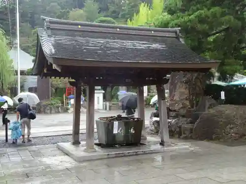 高幡不動尊　金剛寺の手水舎