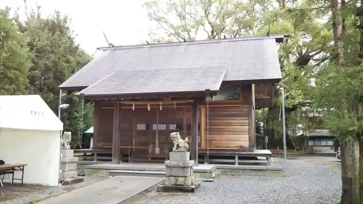 月見里神社の本殿・本堂