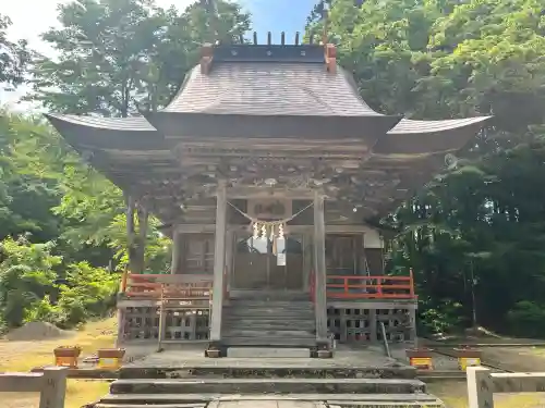 榮神社の{uncategorized: "未分類", other: "その他", undefined: "問題あり", building: "その他建物", grave: "お墓", sacred_gate: "鳥居", guardian: "狛犬", statue: "像", buddha: "仏像", history: "歴史", nature: "自然", garden: "庭園", animal: "動物", pagoda: "塔", temizu: "手水舎", mountain_gate: "山門・神門", sanctuary: "本殿・本堂", subordinate: "末社・摂社", art: "芸術", scenery: "景色", jizo: "地蔵", ema: "絵馬", goshuin: "御朱印", omikuji: "おみくじ", items: "授与品その他", amulet: "お守り", goshuincho: "御朱印帳", eats: "食事", festival: "お祭り", votive_dance: "神楽", shichigosan: "七五三参", wedding: "結婚式", experience: "体験その他", initially: "初詣", around: "周辺", anti_infection: "感染症対策"}