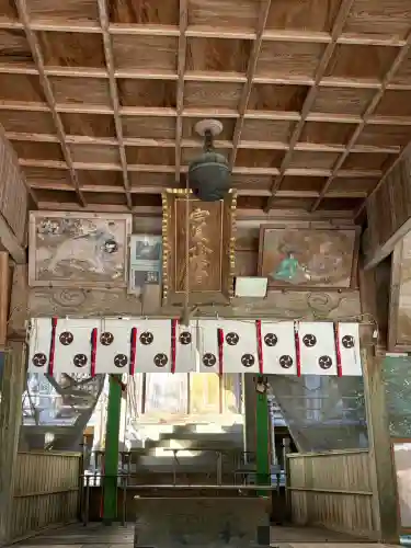 糸島市宇美八幡宮の{uncategorized: "未分類", other: "その他", undefined: "問題あり", building: "その他建物", grave: "お墓", sacred_gate: "鳥居", guardian: "狛犬", statue: "像", buddha: "仏像", history: "歴史", nature: "自然", garden: "庭園", animal: "動物", pagoda: "塔", temizu: "手水舎", mountain_gate: "山門・神門", sanctuary: "本殿・本堂", subordinate: "末社・摂社", art: "芸術", scenery: "景色", jizo: "地蔵", ema: "絵馬", goshuin: "御朱印", omikuji: "おみくじ", items: "授与品その他", amulet: "お守り", goshuincho: "御朱印帳", eats: "食事", festival: "お祭り", votive_dance: "神楽", shichigosan: "七五三参", wedding: "結婚式", experience: "体験その他", initially: "初詣", around: "周辺", anti_infection: "感染症対策"}